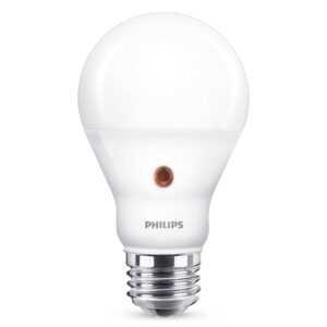Philips E27 LED žárovka senzor den/noc 7
