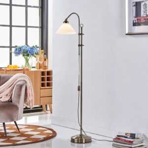 Stojací lampa Otis v barvě staré mosazi